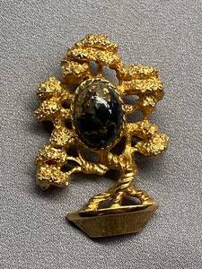 lot 78B image: Vintage Gold-Tone Floral Brooch