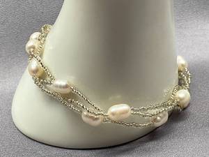 lot 94B image: Vintage Pearl Beaded Magnetic Bracelet