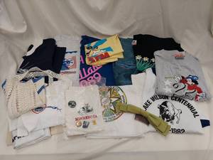 lot 104A image: Vintage T-Shirt Crochet Top Pin Assortment Lot for Collectors