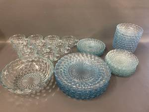 lot 109 image: Vintage Glass Bubble Pattern Dinnerware Set