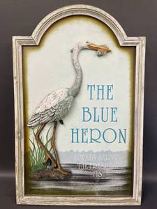 lot 130 image: Vintage Blue Heron Wall Plaque 27