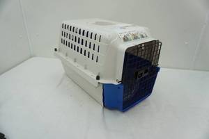 lot 2 image: NEW pet carrier