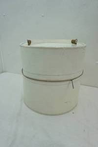 lot 10 image: vintage white hat storage
