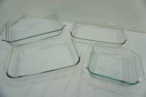 lot 31 image: Pyrex bakeware lot