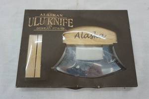 lot 40 image: Alaskan Ulu Knife and Stand