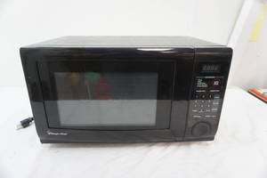 lot 66 image: Magic Chef Microwave