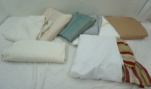 lot 76 image: linen lot