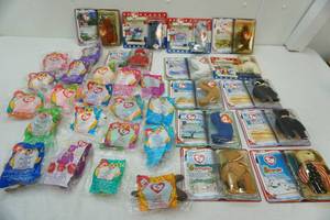 lot 86 image: Beanie Babies Collection