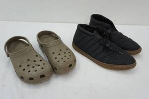 lot 119 image: Crocs & black boots