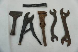 lot 131 image: vintage hand tools lot