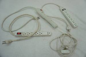 lot 147 image: power strip lot