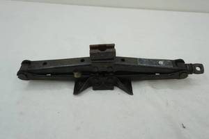 lot 156 image: scissor jack