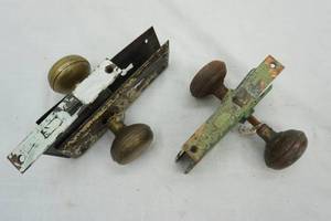 lot 157 image: vintage door knobs with hardware