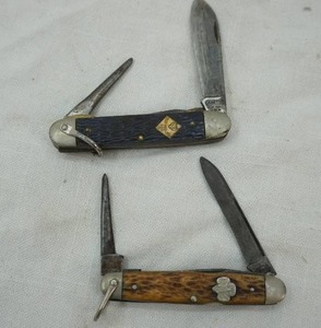 lot 199 image: Vintage Cub Scouts folding blade pocket knives