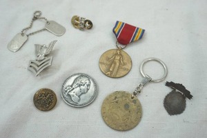 lot 201 image: jewelry lot