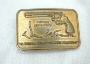 lot 202 image: belt buckle lot
