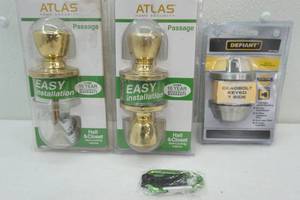 lot 214 image: door knobs deadbolt lot