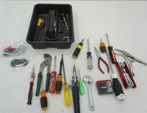 lot 215 image: hand tools lot