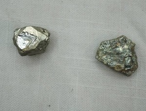lot 225 image: Fools Gold in Alamo bag