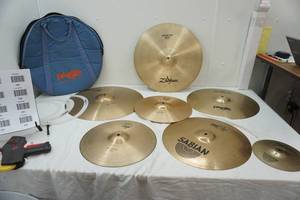 Cymbals & carrying case