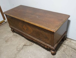 lot 271 image: Lane Cedar Chest 4x21x19