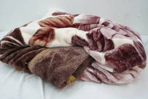lot 282 image: Large Plush Floral Blanket