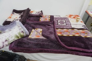 lot 284 image: Plush blanket & pillow cases