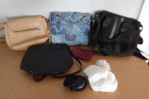 lot 250 image: Assorted Purses