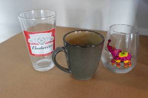 lot 252 image: Assorted WineBeer Glasses and Mugs