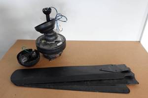 lot 258 image: Ceiling Fan
