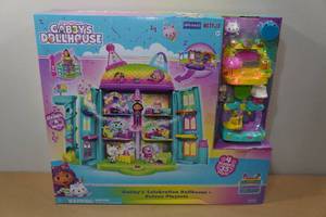 lot 7 image: Dreamworks Gabbys Dollhouse Playset