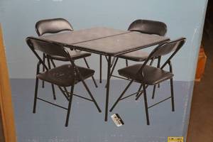 lot 31 image: Peak Form 5-Piece Set Padded Table & Chairs