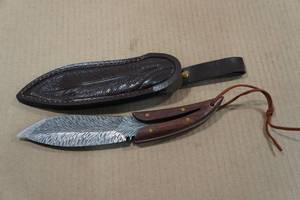 lot 131 image: Feather Light Custom Damascus Style Blade Knife