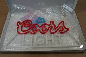 lot 152 image: Coors Beer Color Changing Bar Light