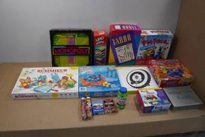lot 176 image: Assorted Board Games
