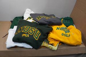 lot 177 image: NDSU Clothing
