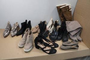 lot 178 image: Assorted Womens Shoes