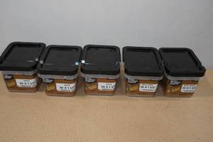 lot 182 image: 5 Buckets Metal to Wood 10x1-12 Screws