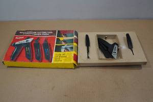 lot 191 image: Bernzomatic Multi-Purpose Cutting Tool