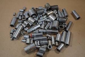 lot 199 image: Assorted Sockets