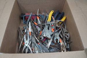 lot 217 image: Assorted Tools - Pliers