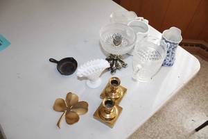 lot 26 image: Assorted Collection of Decorative Vintage Items
