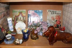 lot 35 image: Vintage Assortment Magazines, Ceramics, and Dcor Pieces
