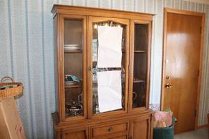 lot 46 image: Vintage Solid Wood China Cabinet with Glass Doors