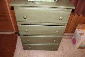 lot 75 image: Used Green Wooden Dresser with 4 Drawers