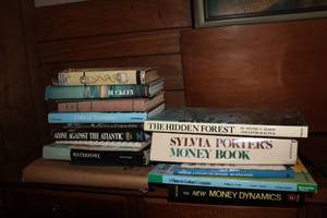 lot 86 image: Collection of 10 Assorted Books and Vintage Chuckwagon Model