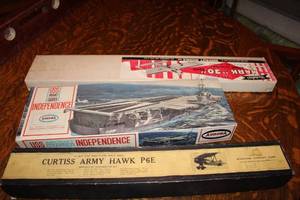 lot 93 image: Collection of 3 Vintage Model Kits USS Independence, Curtiss P6E, Mark 30 Zilch