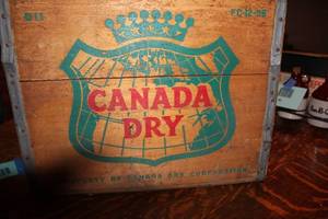lot 98 image: Vintage Canada Dry Wooden Crate with Printed Logo
