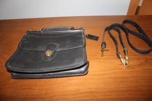 lot 114 image: Vintage Black Coach Leather Handbag with Removable Straps