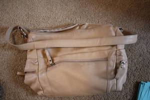 lot 115 image: Great American Leather Works Beige Leather Handbag